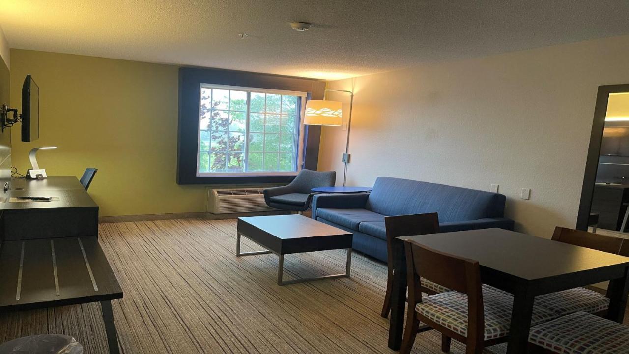 Holiday Inn Express & Suites Ashtabula-Geneva By Ihg Austinburg Exterior foto