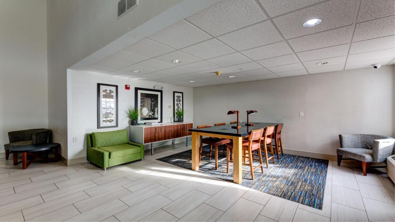 Holiday Inn Express & Suites Ashtabula-Geneva By Ihg Austinburg Exterior foto
